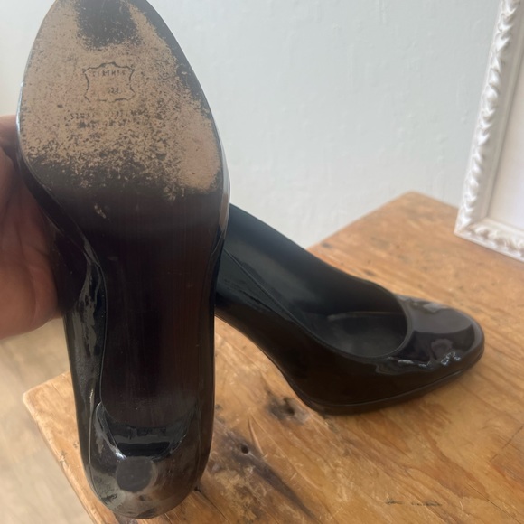 STUART WEITZMAN black patent platform pump - Picture 3 of 3